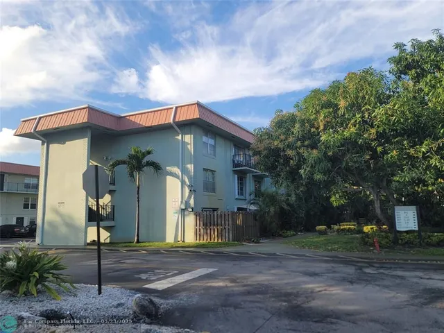 $199,000 | 805 West Oakland Park Boulevard, Unit E7, Oakland Park, FL 33309