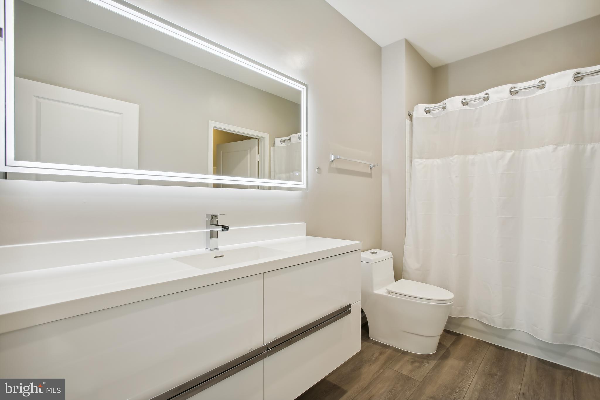 12000 Market Street, Unit 281 Reston, VA 20190 - Photo 24 of 50 Second full bathroom