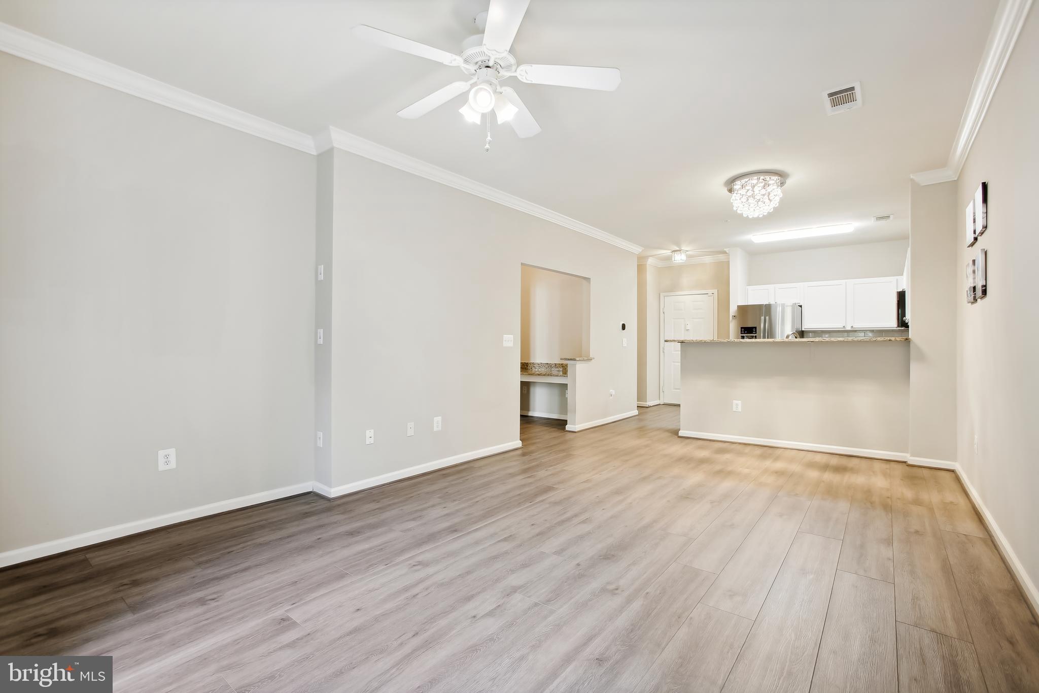 12000 Market Street, Unit 281 Reston, VA 20190 - Photo 9 of 50 Spacious living area
