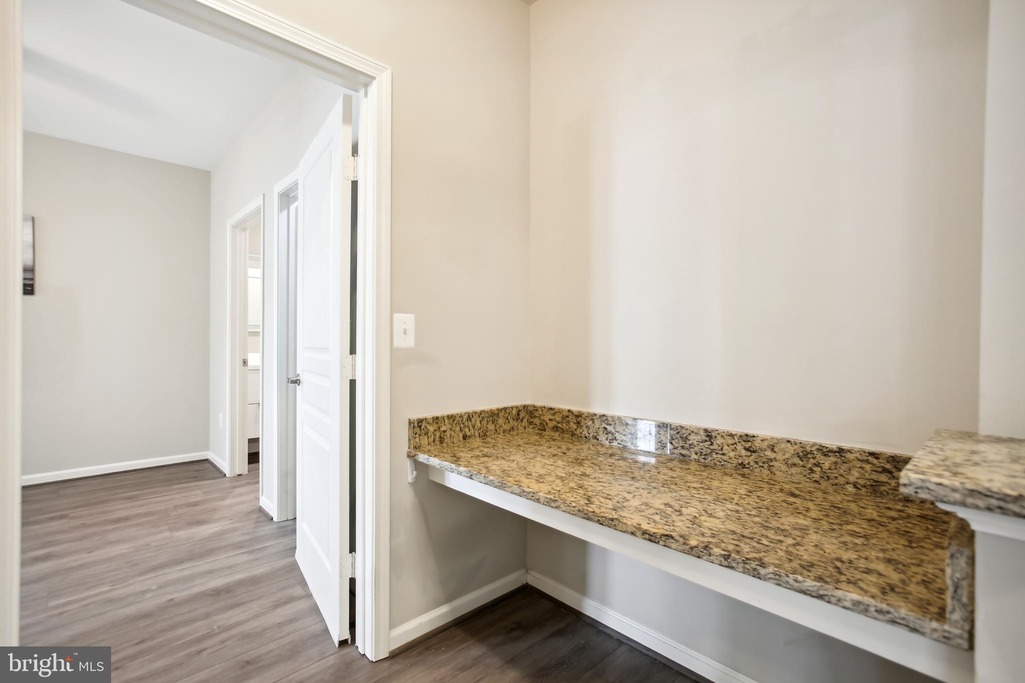 12000 Market Street, Unit 281 Reston, VA 20190 - Photo 10 of 50 Home office space