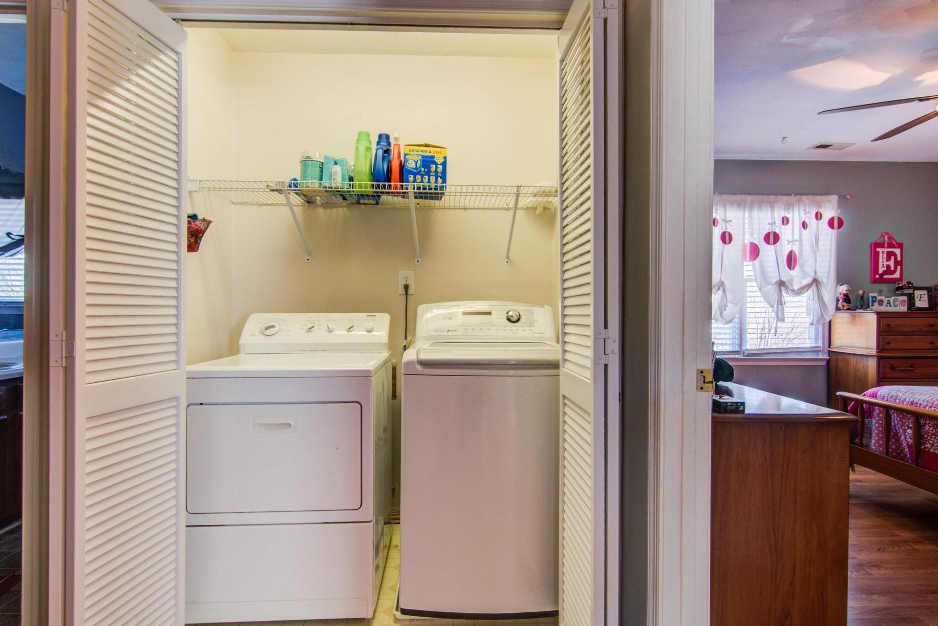 627 Stayman Road Roanoke, VA 24019 - Photo 28 of 35 Laundry