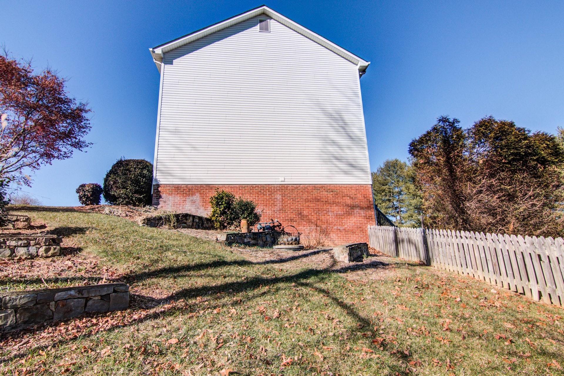 627 Stayman Road Roanoke, VA 24019 - Photo 35 of 35 Side Exterior-Landscaping