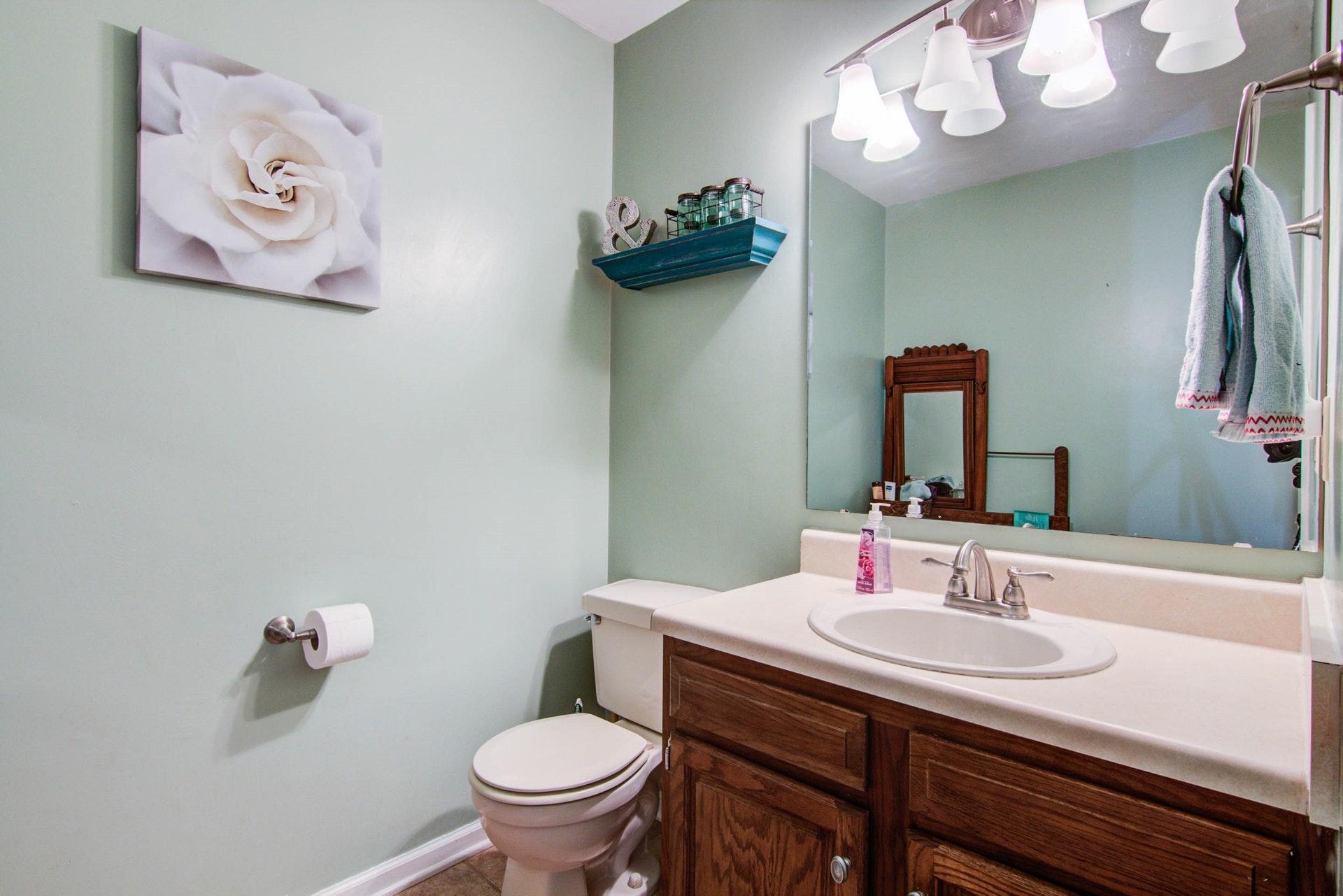627 Stayman Road Roanoke, VA 24019 - Photo 7 of 35 Its Floor Half Bath