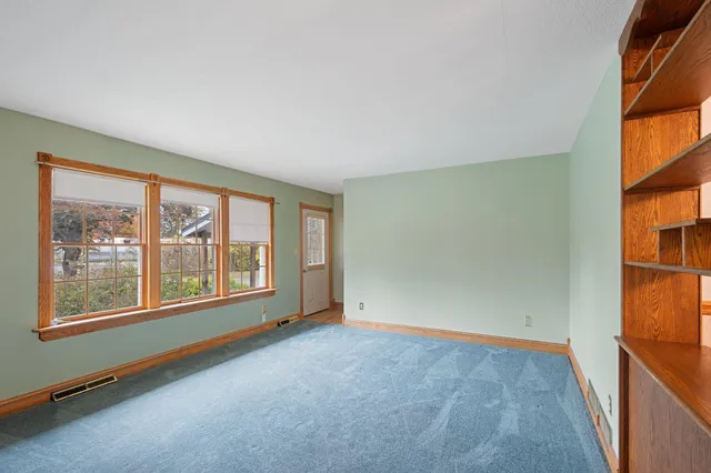 $425,000 | 19085 Manning Trail North, Marine on St. Croix, MN 55047