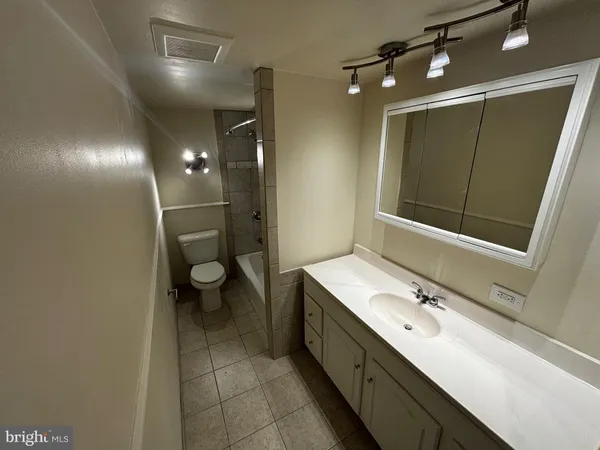 $1,095 | 790 Carlisle Avenue, Unit 3, York, PA 17404