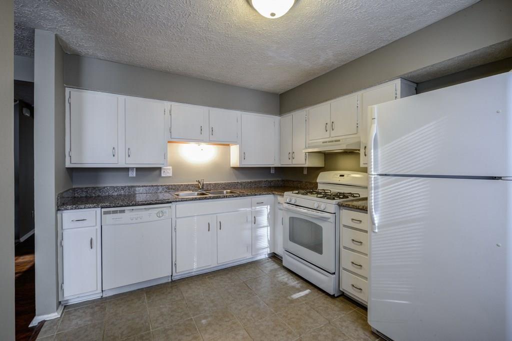 2887 Royal Path Court Decatur, GA 30030 - Photo 11 of 31