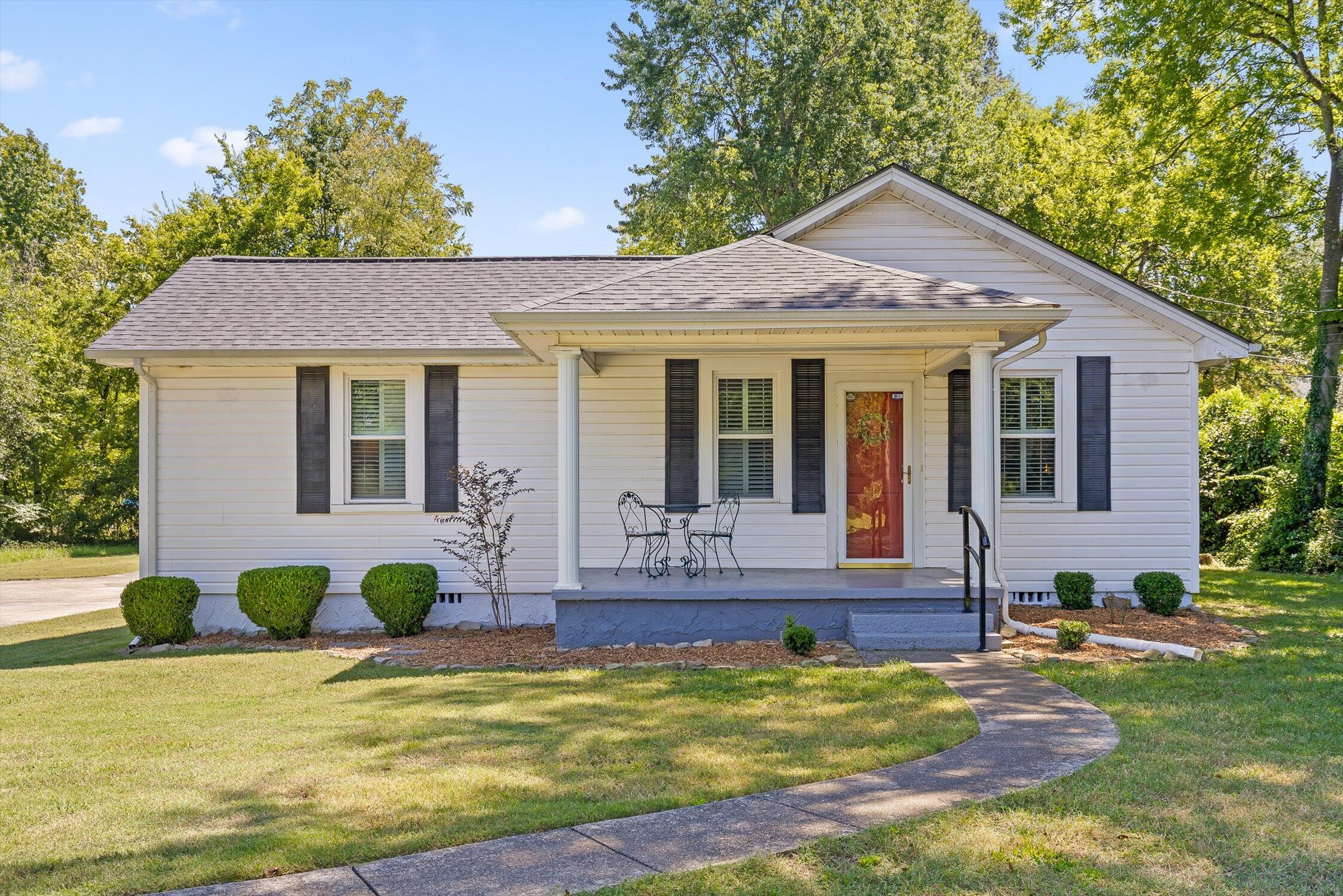 114 Chickamauga Road Chattanooga, TN 37421 - Photo 1 of 26 114 Chickamauga Rd