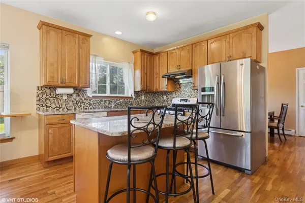 $895,000 | 10 Willys Court, Rock Tavern, NY 12575