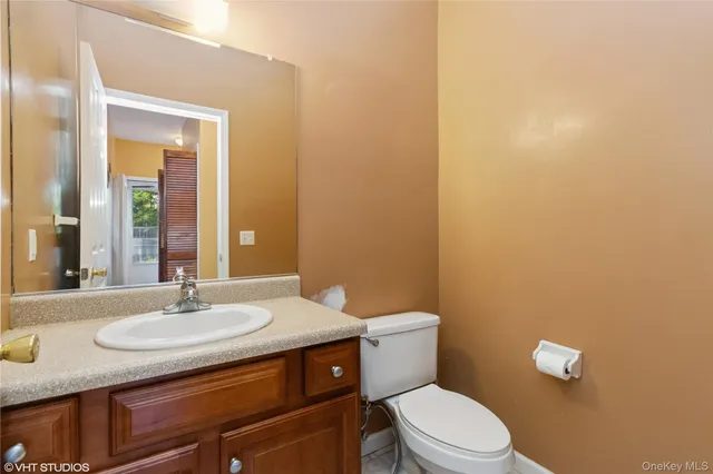 $995,000 | 10 Willys Court, Rock Tavern, NY 12575