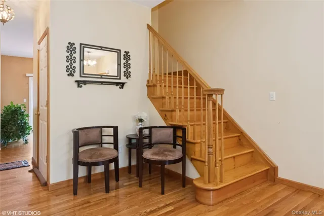 $995,000 | 10 Willys Court, Rock Tavern, NY 12575