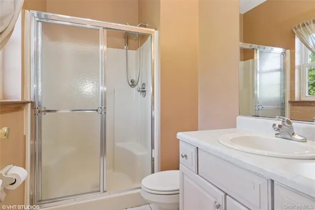 $995,000 | 10 Willys Court, Rock Tavern, NY 12575