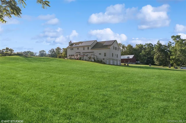 $995,000 | 10 Willys Court, Rock Tavern, NY 12575