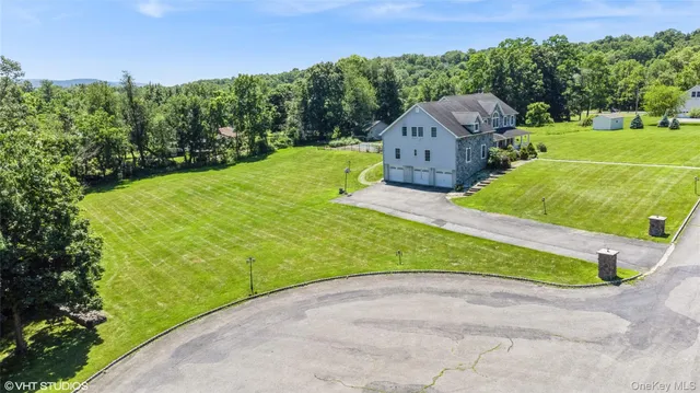 $995,000 | 10 Willys Court, Rock Tavern, NY 12575