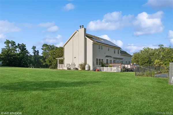 $895,000 | 10 Willys Court, Rock Tavern, NY 12575