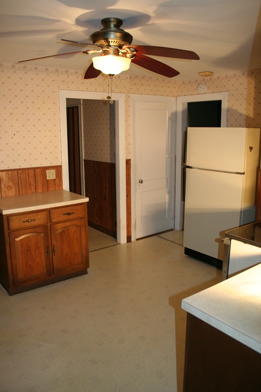 1 Coventry Road Worcester, MA 01606 - Photo 5 of 22 a utility room with dryer and washer