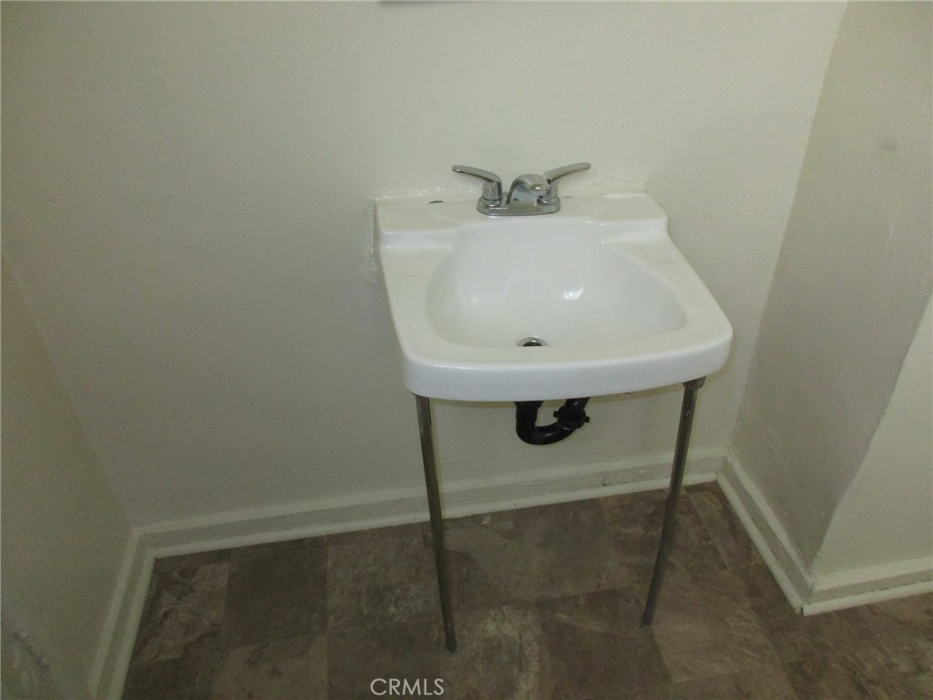 4192 Mission Inn Riverside Ca, Unit D Riverside, CA 92501 - Photo 7 of 19