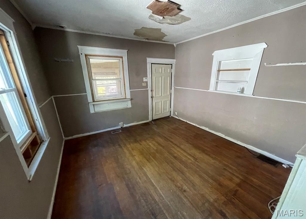 412 Jefferson Avenue Alton, IL 62002 - Photo 3 of 16