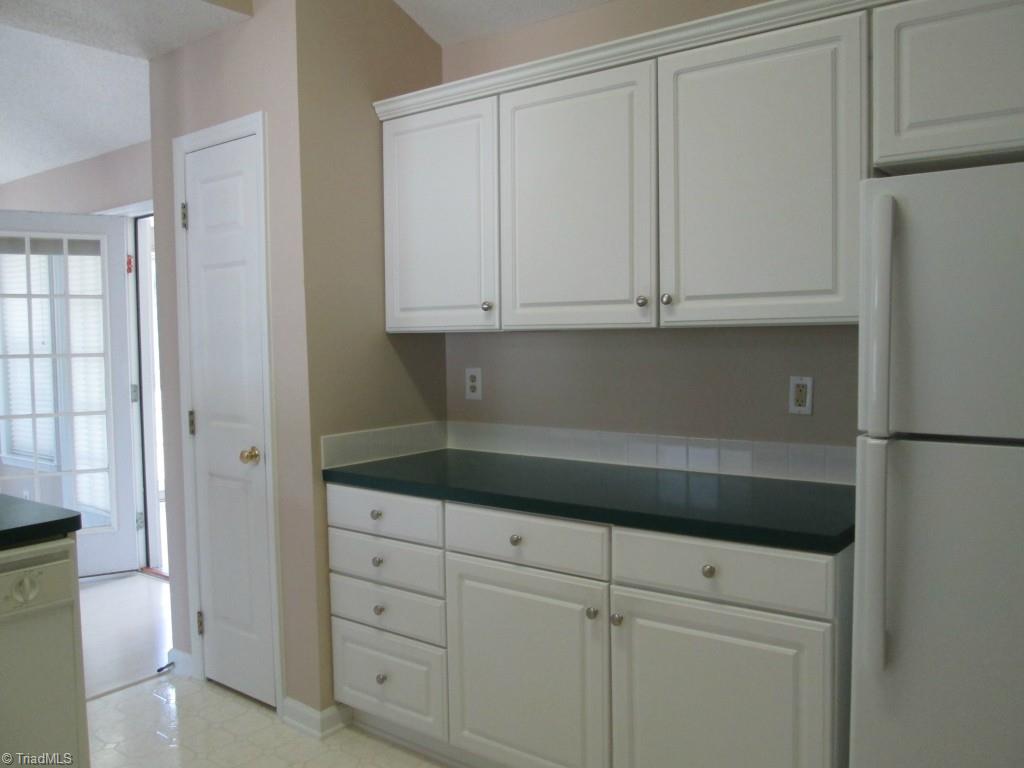 4220 Beacon Ridge Drive High Point, NC 27265 - Photo 5 of 18 Gallery Image 5