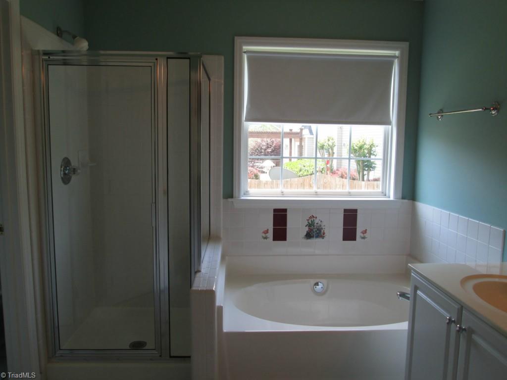 4220 Beacon Ridge Drive High Point, NC 27265 - Photo 10 of 18 Gallery Image 10