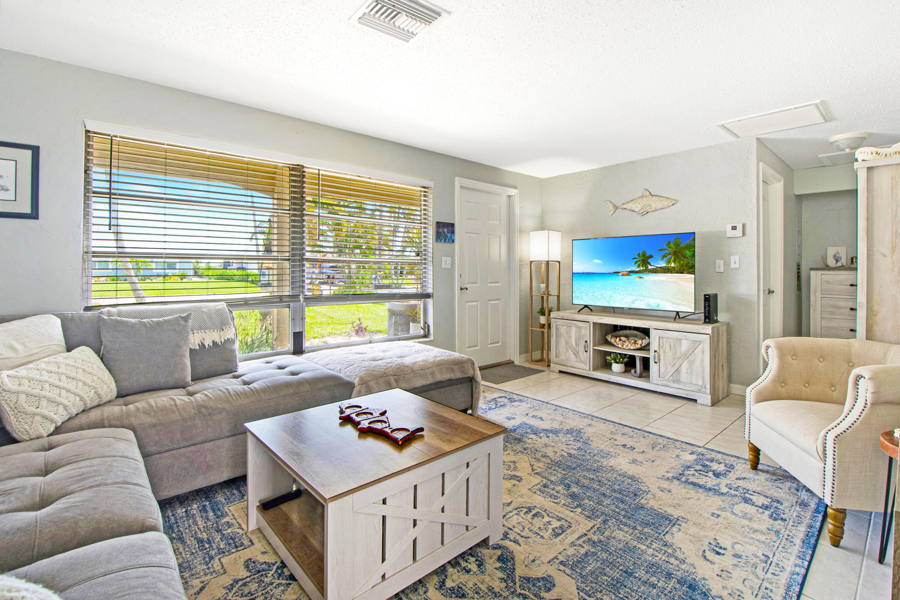 164 East Hilo Street Naples, FL 34113 - Photo 5 of 32 164 E Hilo 03