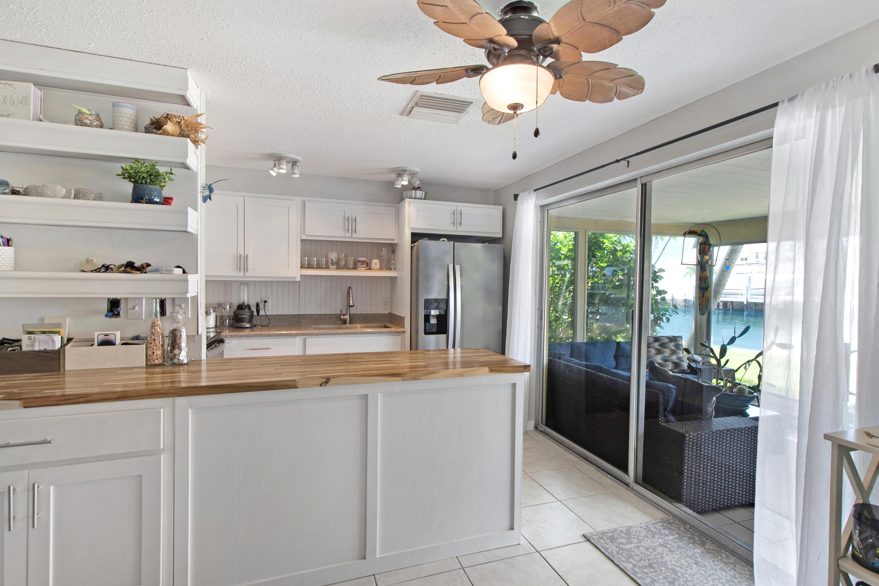 164 East Hilo Street Naples, FL 34113 - Photo 6 of 32 164 E Hilo 017