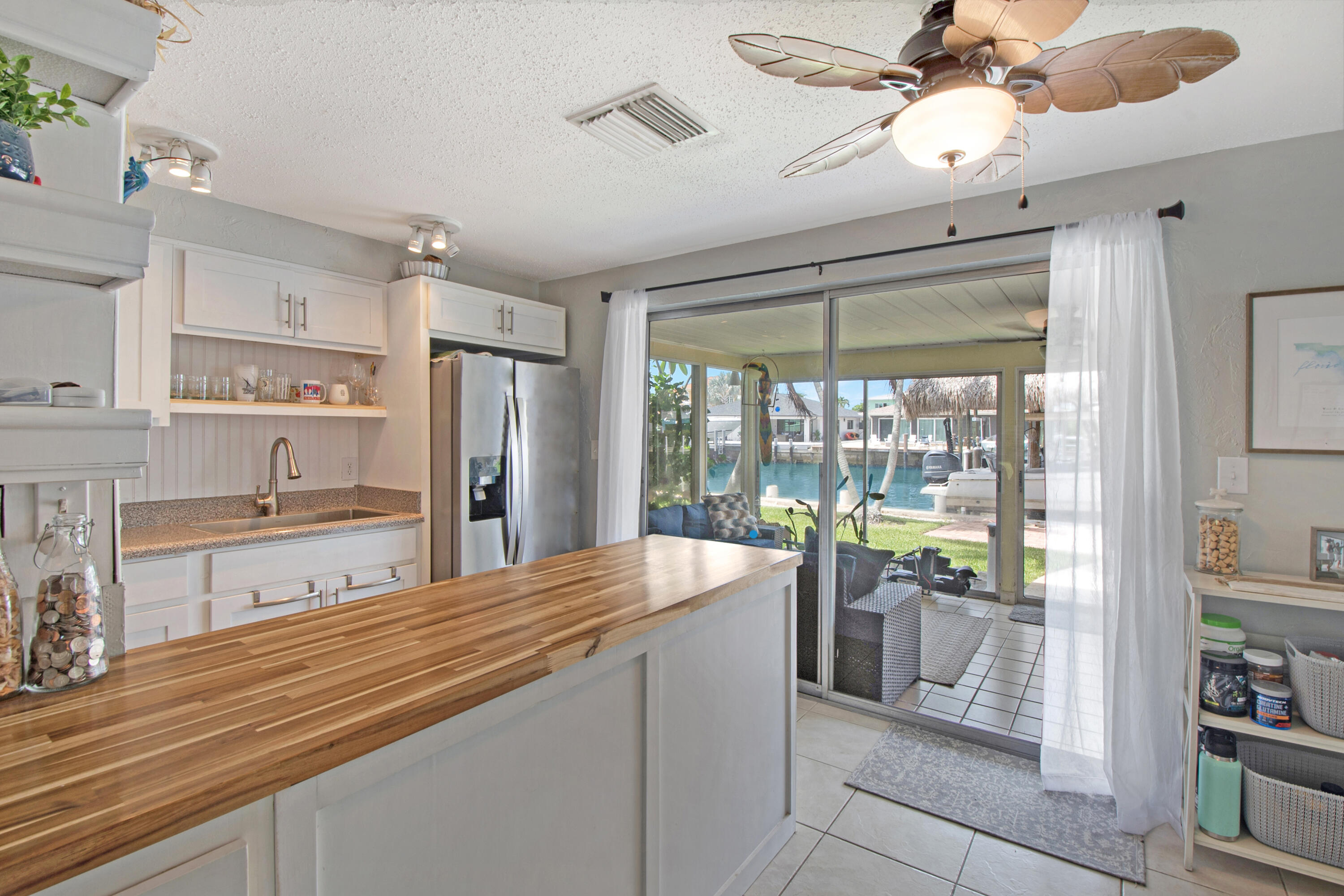 164 East Hilo Street Naples, FL 34113 - Photo 7 of 32 164 E Hilo 018