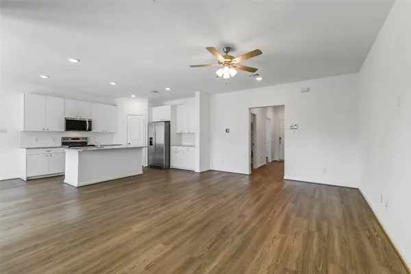 $2,300 | 13610 Pine Drive, Cypress, TX 77429
