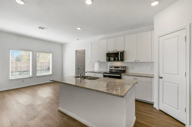 $2,600 | 13610 Pine Drive, Cypress, TX 77429