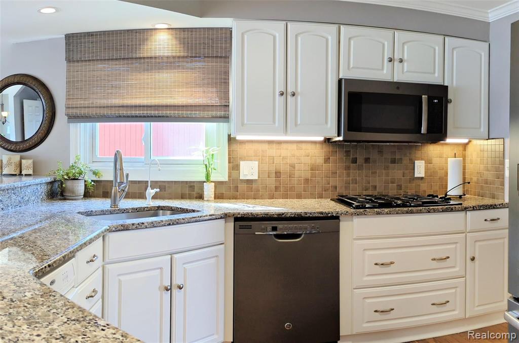 6010 Bullard Road Fenton, MI 48430 - Photo 8 of 39