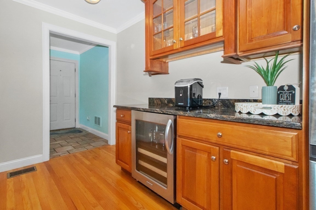 307 Chestnut Street Hudson, MA 01749 - Photo 9 of 42