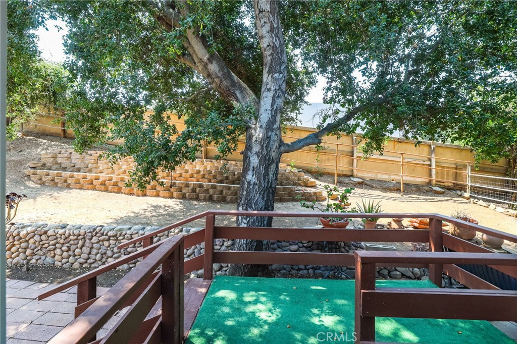 10880 Fox Springs Road Fallbrook, CA 92028 - Photo 28 of 39 a view of an outdoor space