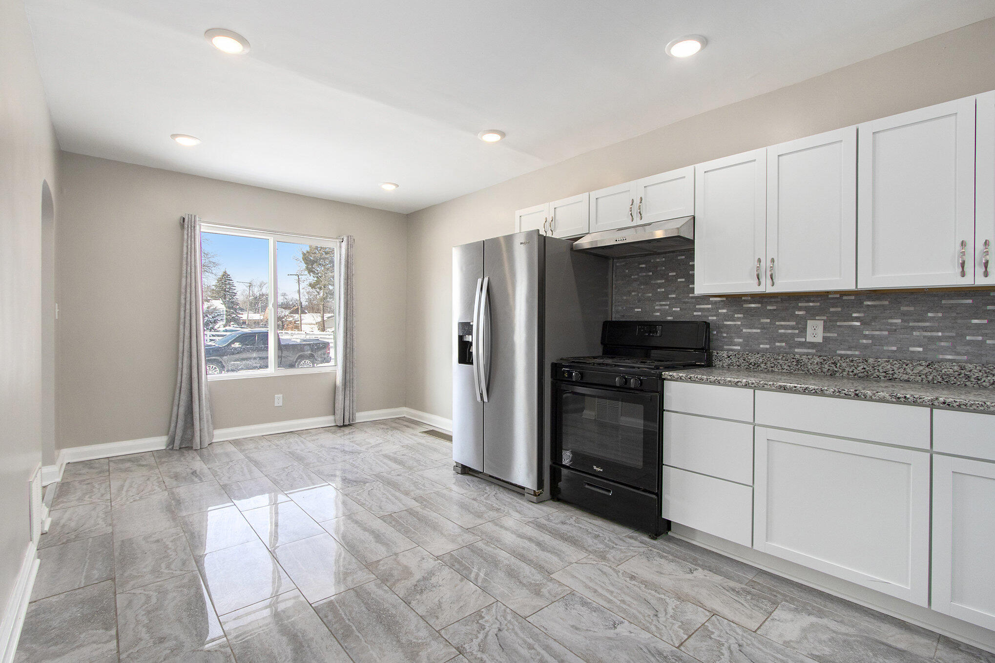 4731 Jefferson Street Gary, IN 46408 - Photo 4 of 15 2038x1358