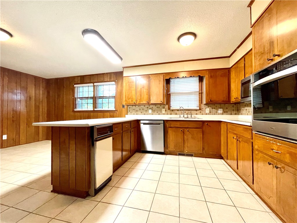 318 Hillandale Road Liberty, SC 29657 - Photo 16 of 48 Kitchen