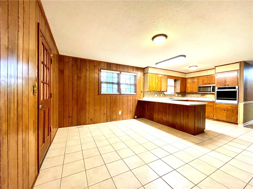 318 Hillandale Road Liberty, SC 29657 - Photo 19 of 48 Kitchen