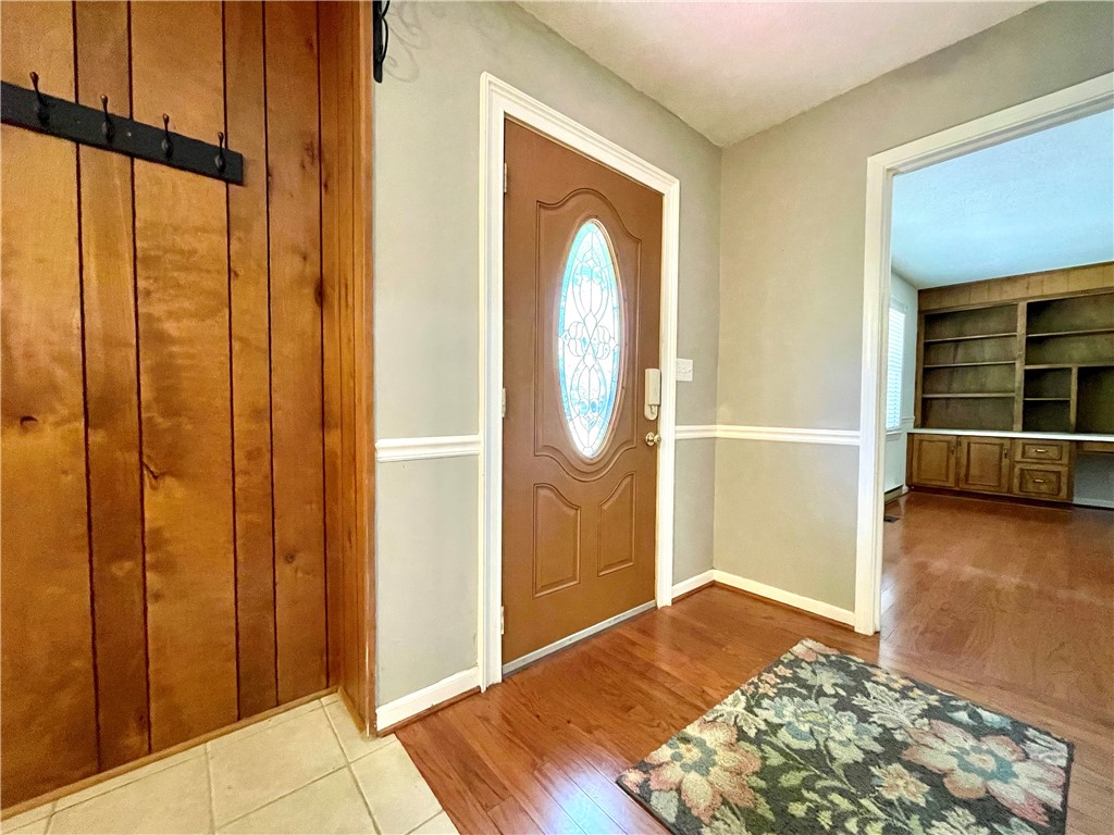 318 Hillandale Road Liberty, SC 29657 - Photo 4 of 48 Foyer