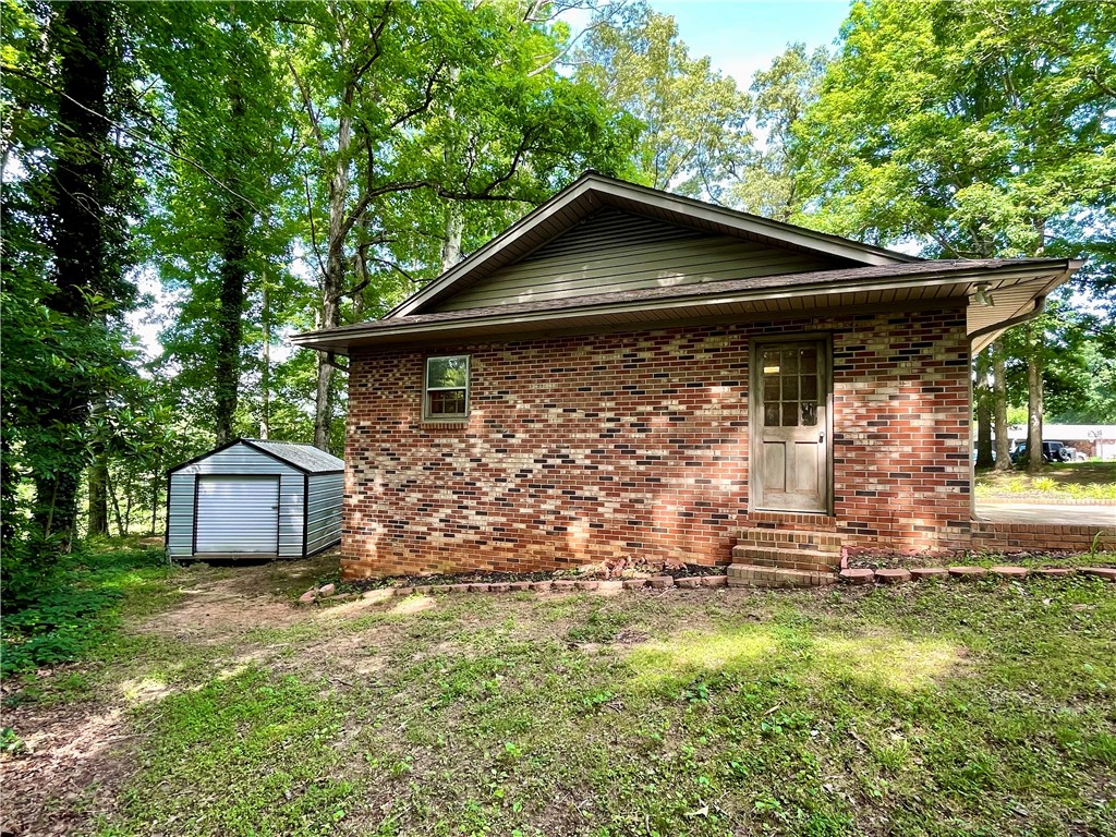 318 Hillandale Road Liberty, SC 29657 - Photo 42 of 48 Side Elevation