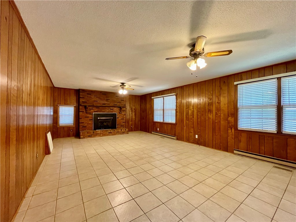 318 Hillandale Road Liberty, SC 29657 - Photo 8 of 48 Den