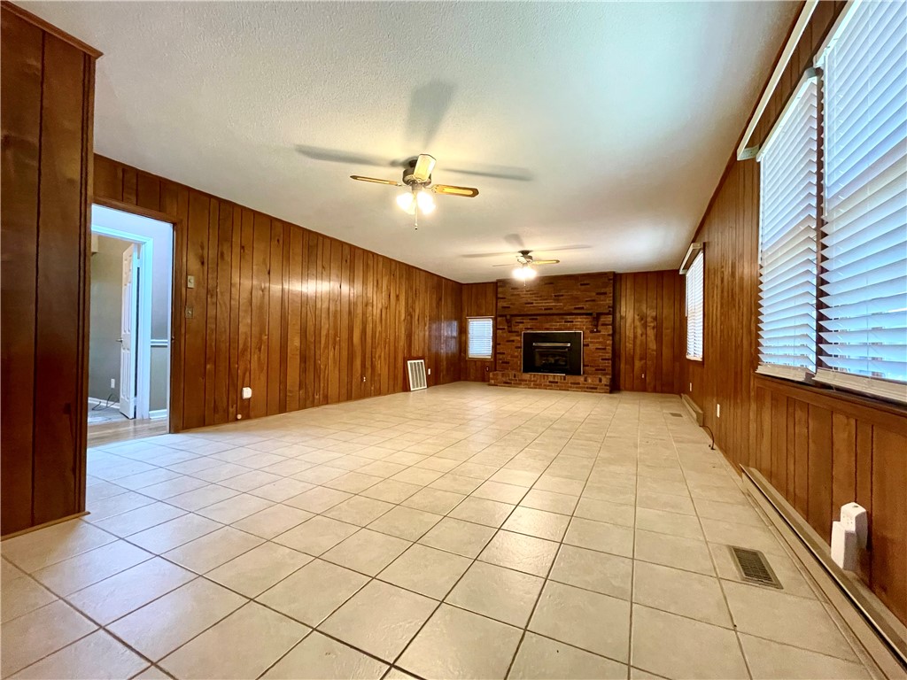 318 Hillandale Road Liberty, SC 29657 - Photo 9 of 48 Den