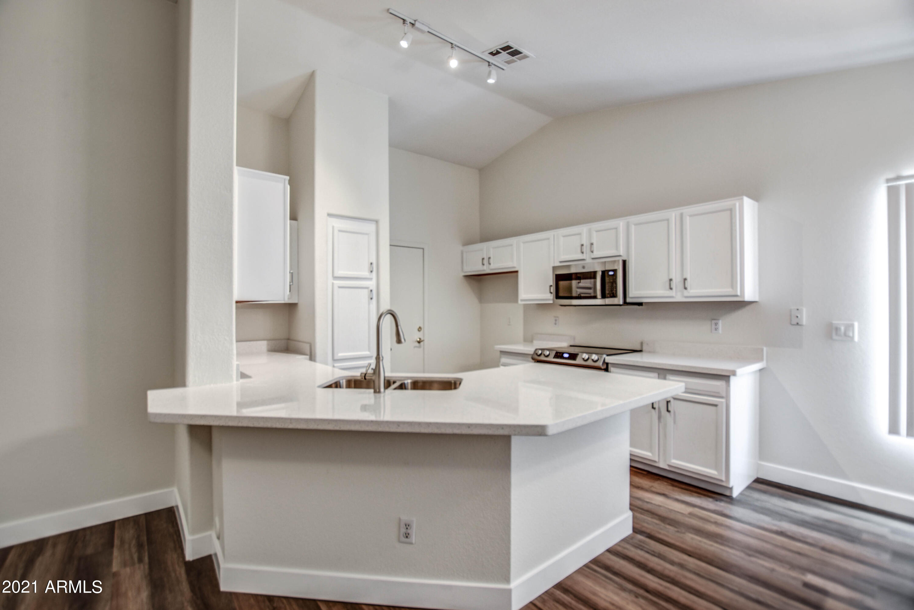 1447 East Carter Road Phoenix, AZ 85042 - Photo 8 of 30 KITCHEN 7