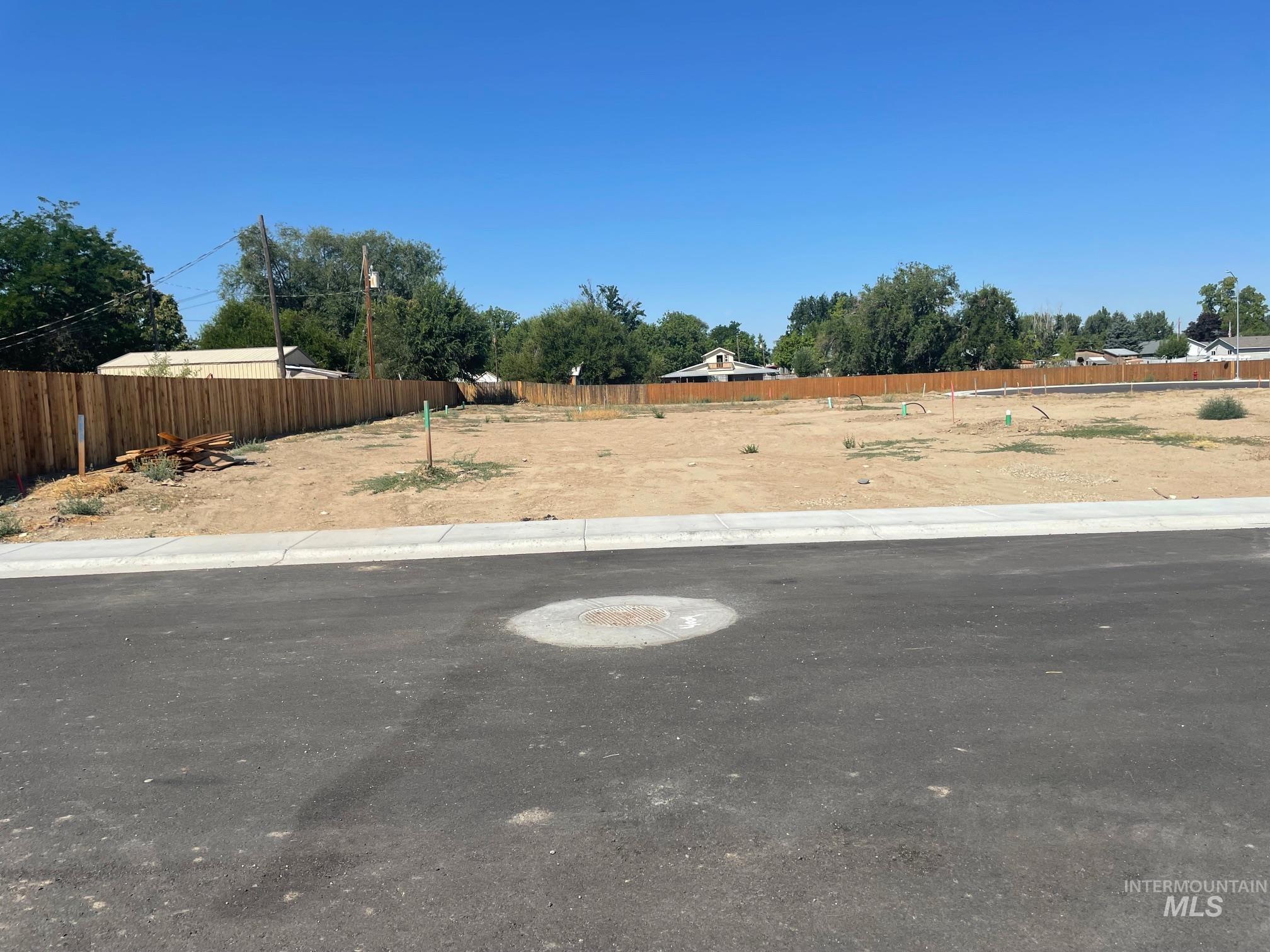 845 North 4th Street Payette, ID 83661 - Photo 9 of 21 View of yard