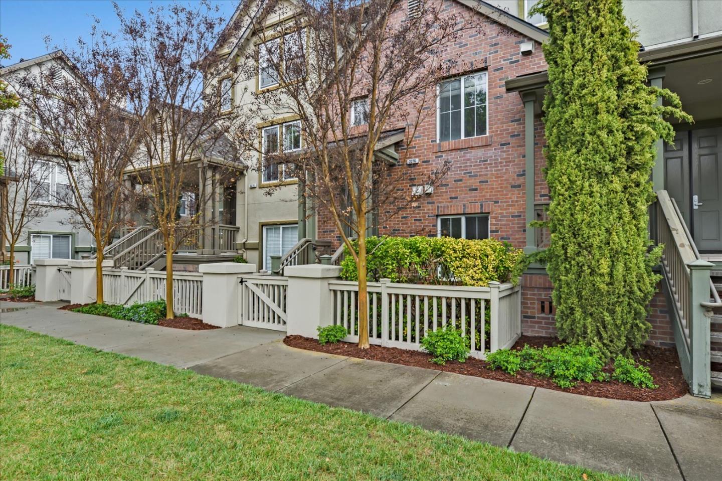 2276 Towne Circle Mountain View, CA 94040 - Photo 2 of 37 a view of a house with a yard and plants
