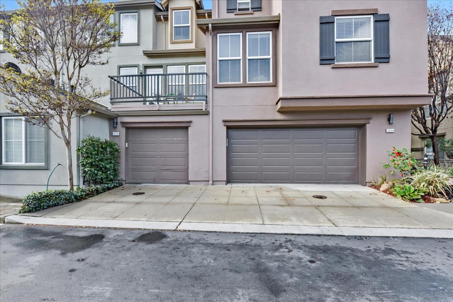 2276 Towne Circle Mountain View, CA 94040 - Photo 34 of 37 a front view of a house