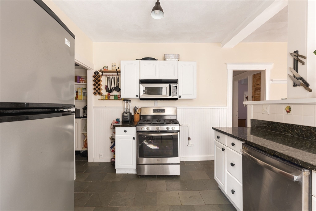 25 Child Street, Unit 2 Boston, MA 02130 - Photo 4 of 20 Gallery Image 4