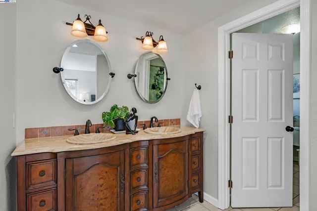 $1,749,999 | 651 Derbyshire Place, Danville, CA 94526