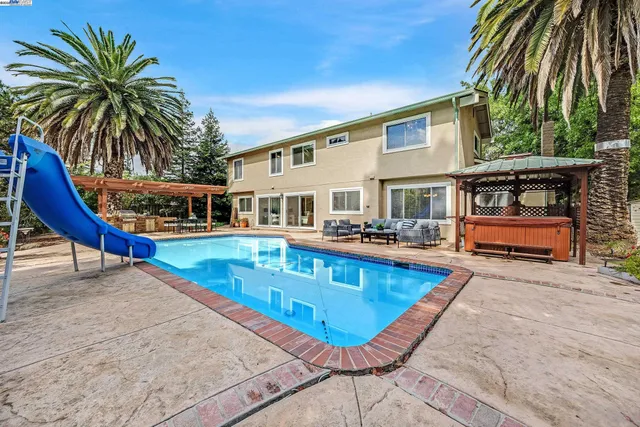 $1,749,999 | 651 Derbyshire Place, Danville, CA 94526