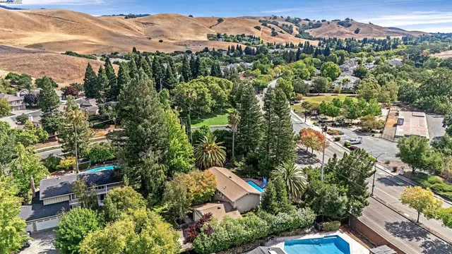 $1,749,999 | 651 Derbyshire Place, Danville, CA 94526