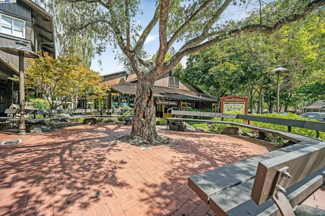 $1,749,999 | 651 Derbyshire Place, Danville, CA 94526