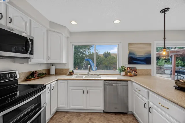 $1,749,999 | 651 Derbyshire Place, Danville, CA 94526