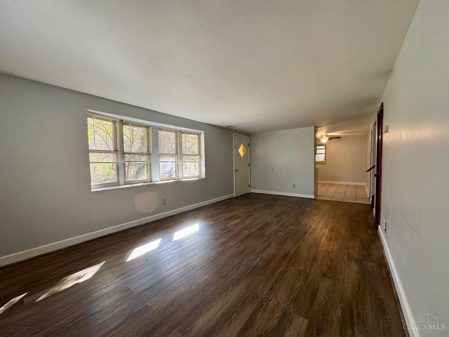 6163 Sheed Road Cincinnati, OH 45247 - Photo 8 of 28