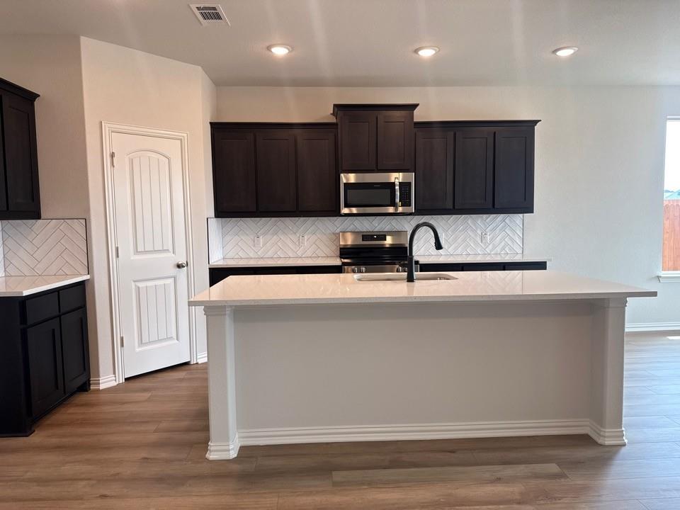 1333 Frio Drive Springtown, TX 76082 - Photo 3 of 8